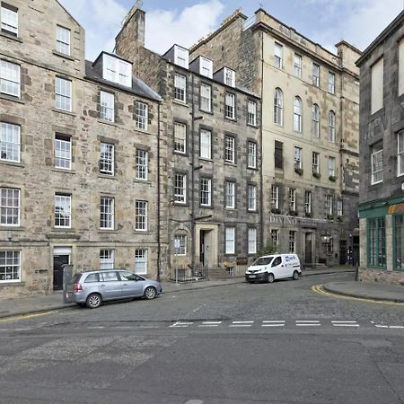 Joivy 3 Bed Flat In Old Town, Close To Grassmarket 에든버러 외부 사진