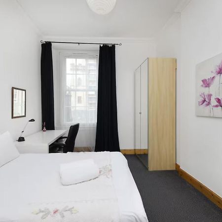 Joivy 3 Bed Flat In Old Town, Close To Grassmarket 에든버러 외부 사진