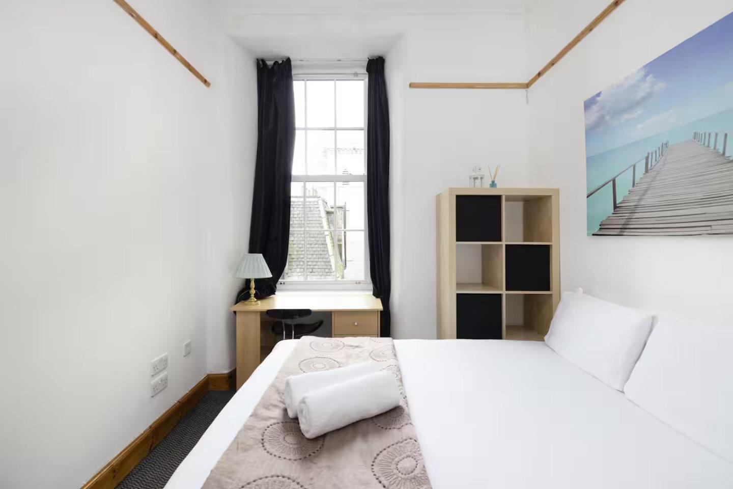 Joivy 3 Bed Flat In Old Town, Close To Grassmarket 에든버러 외부 사진